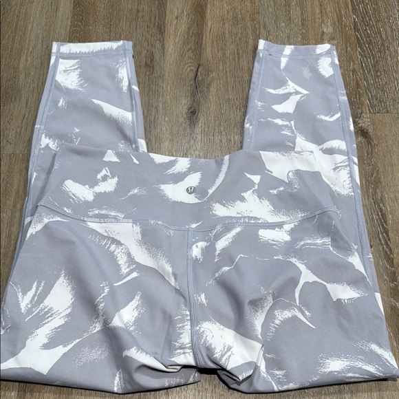 Lululemon Athletica Size 10 Gray and White High-Waisted Leggings - Picture 3 of 7